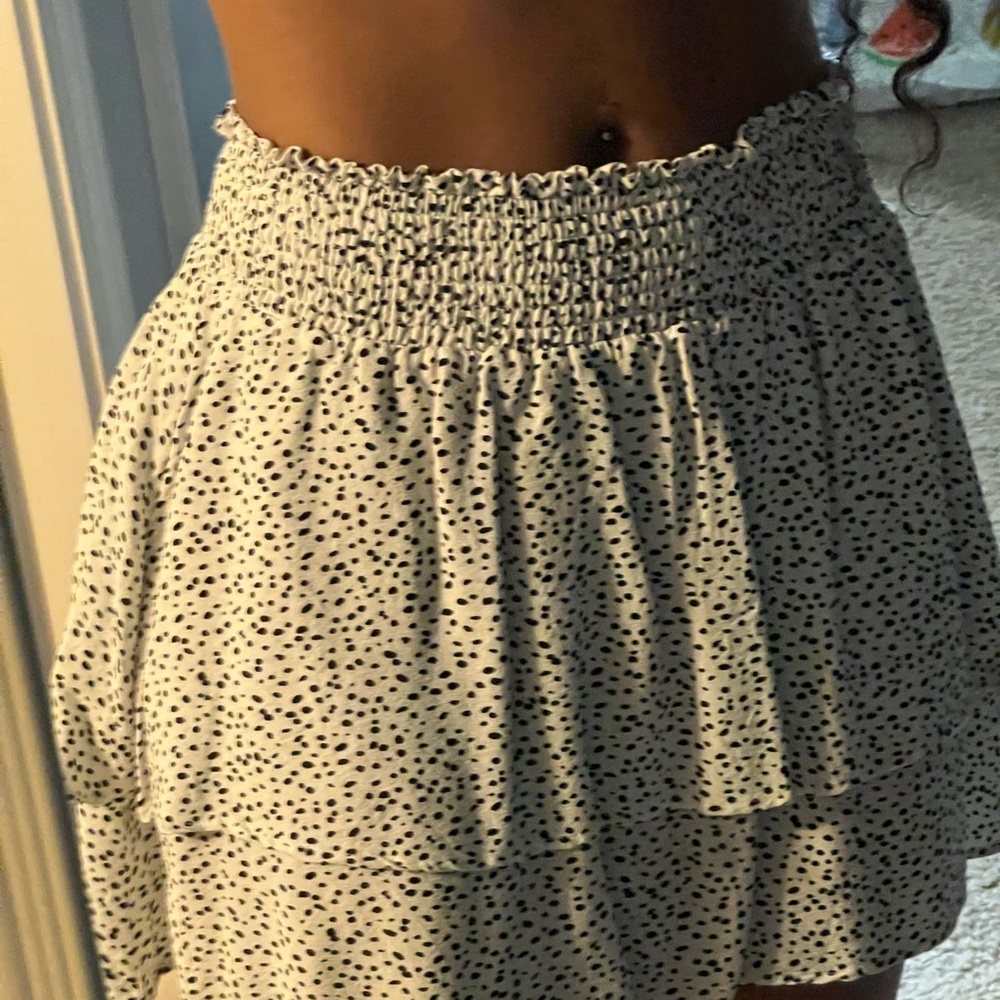 Forever 21 White and Black Spotted Mini Skirt